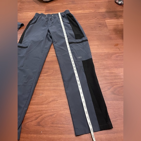 scrub set - Picture 8 of 11